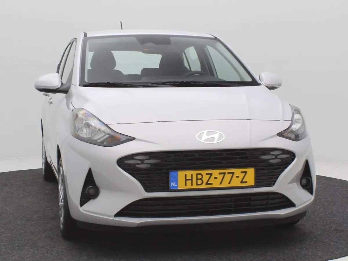 1.0 Comfort Smart / Navigatie / Cruise Control / Airco / LED dagrijverlichting / Achteruitrijcamera / Parkeersensoren achter / Fabrieksgarantie t/m 25-01-2030 /
