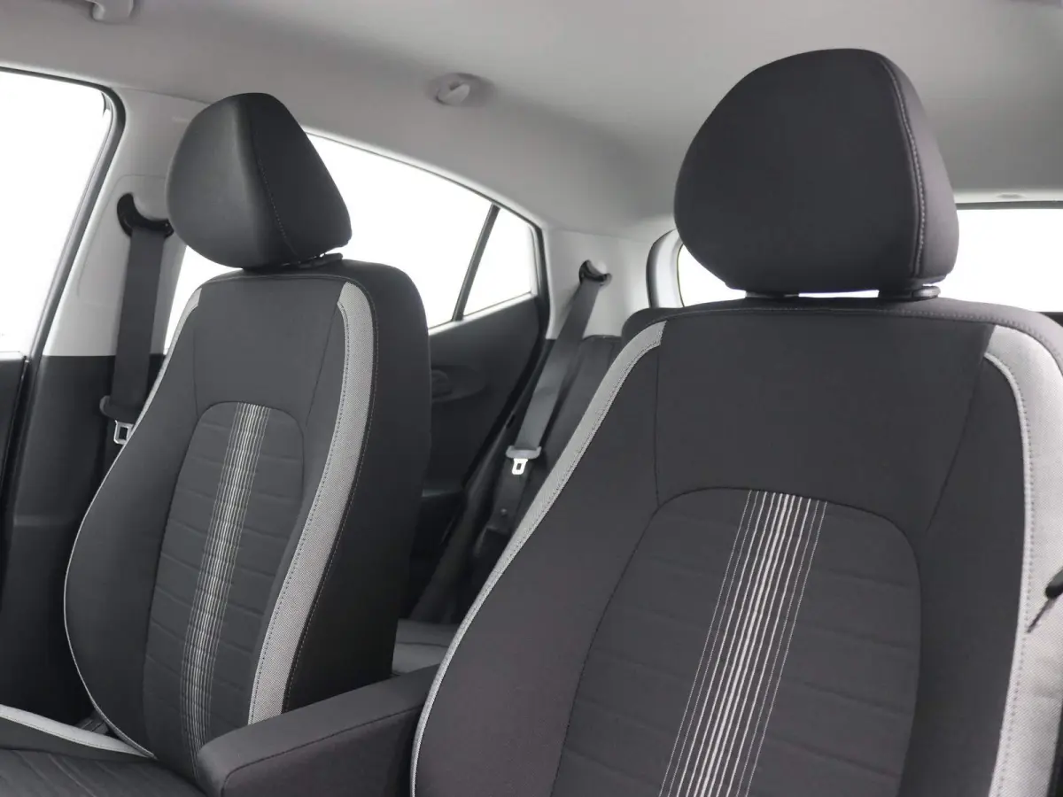 1.0 Comfort Smart / Navigatie / Cruise Control / Airco / LED dagrijverlichting / Achteruitrijcamera / Parkeersensoren achter / Fabrieksgarantie t/m 25-01-2030 /