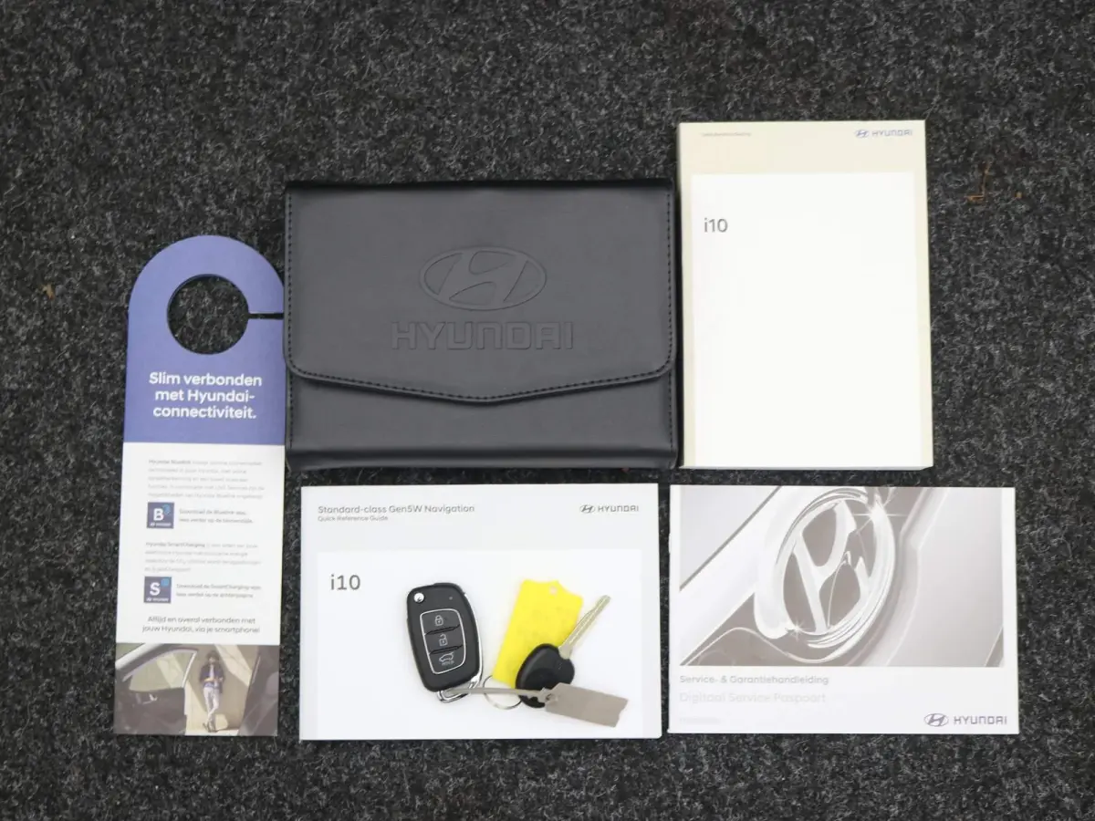 1.0 Comfort Smart / Navigatie / Cruise Control / Airco / LED dagrijverlichting / Achteruitrijcamera / Parkeersensoren achter / Fabrieksgarantie t/m 25-01-2030 /