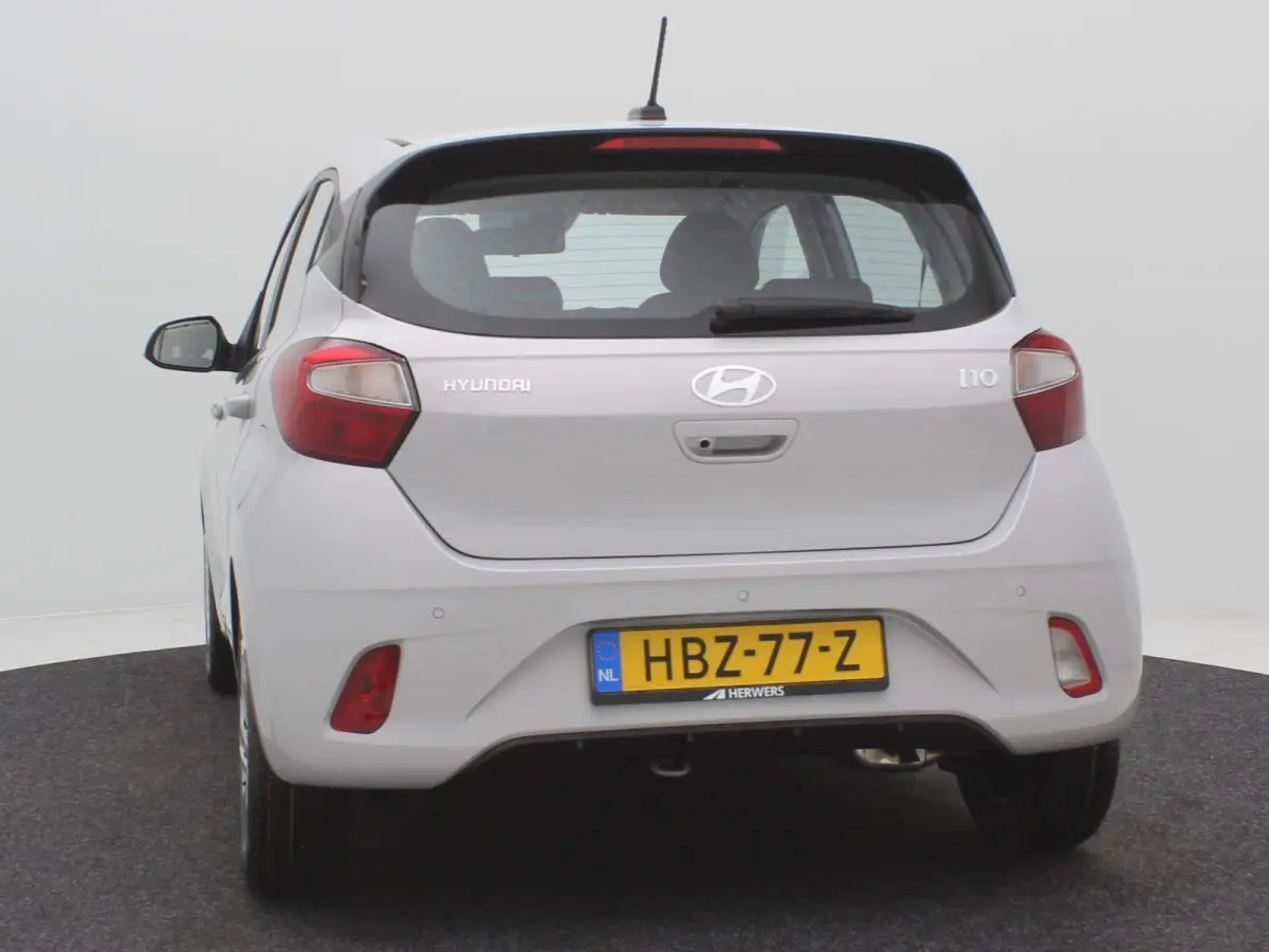 1.0 Comfort Smart / Navigatie / Cruise Control / Airco / LED dagrijverlichting / Achteruitrijcamera / Parkeersensoren achter / Fabrieksgarantie t/m 25-01-2030 /