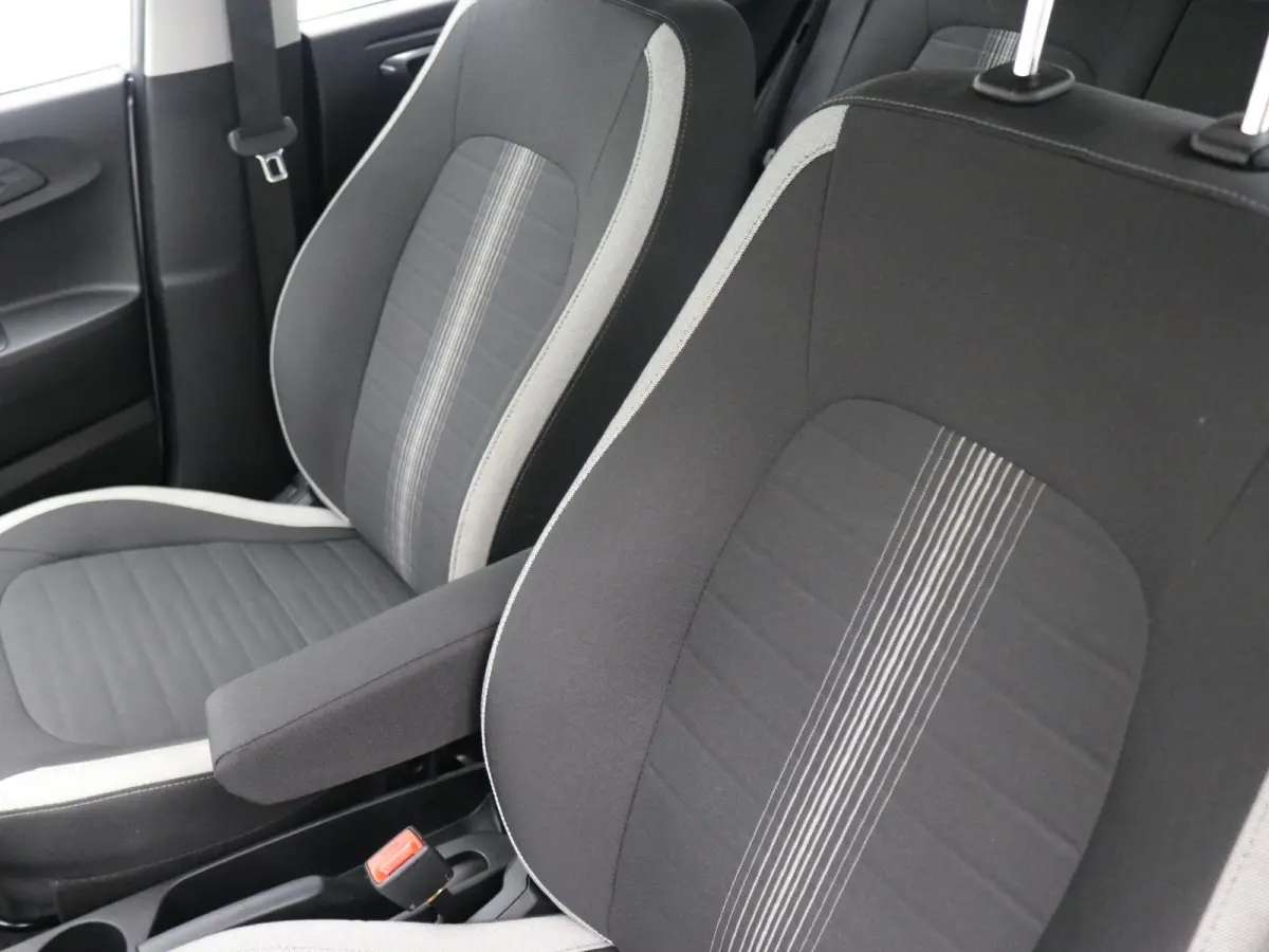 1.0 Comfort Smart 5-zits Automaat/ Navigatie / Airco / Cruise Control / Achteruitrijcamera / NL Auto / Apple CarPlay & Android Auto / LMV / / Navigatie / Airco / Cruise Control / Achteruitri