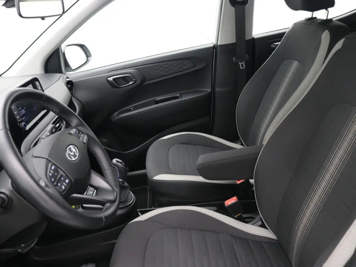 1.0 Comfort Smart 5-zits Automaat/ Navigatie / Airco / Cruise Control / Achteruitrijcamera / NL Auto / Apple CarPlay & Android Auto / LMV / / Navigatie / Airco / Cruise Control / Achteruitri