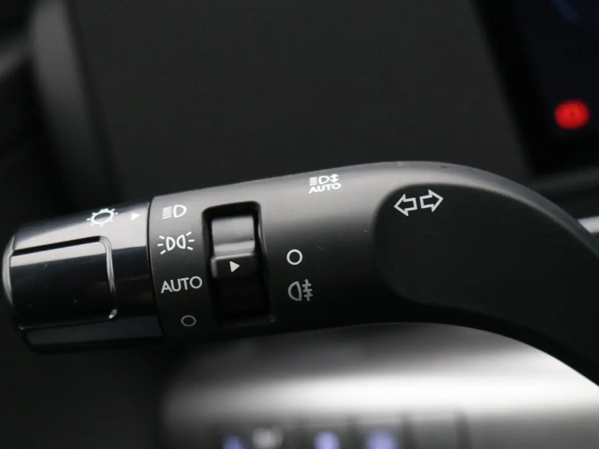 1.6 GDI HEV Comfort Smart / Navigatie / 18" LMV / Adaptieve Cruise Control / Parkeersensoren voor en achter / NL Auto / 5 Jaar Fabrieksgarantie / Achteruitrijcamera /