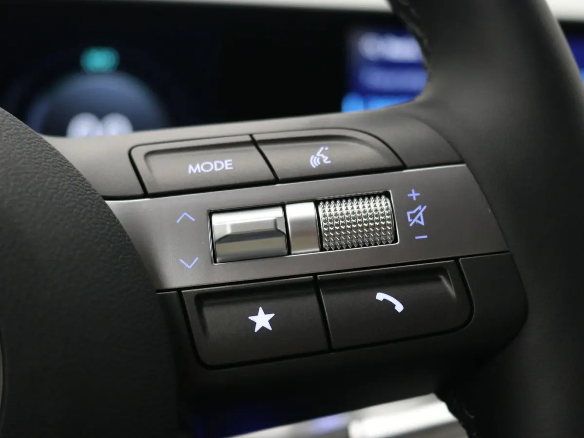 1.6 GDI HEV Comfort Smart / Navigatie / 18" LMV / Adaptieve Cruise Control / Parkeersensoren voor en achter / NL Auto / 5 Jaar Fabrieksgarantie / Achteruitrijcamera /