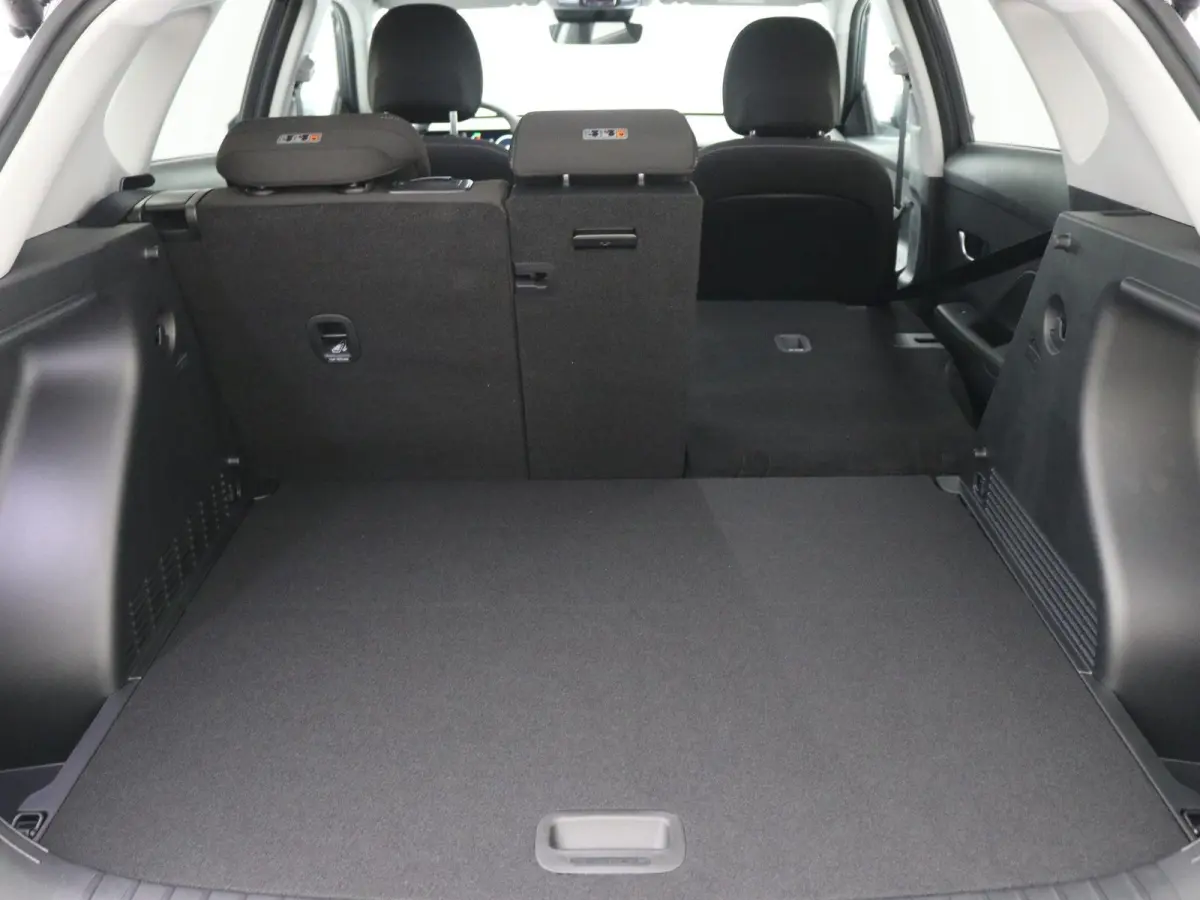 1.6 GDI HEV Comfort Smart / Navigatie / 18" LMV / Adaptieve Cruise Control / Parkeersensoren voor en achter / NL Auto / 5 Jaar Fabrieksgarantie / Achteruitrijcamera /
