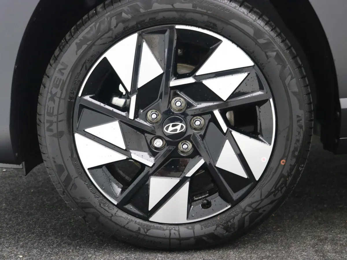 1.6 GDI HEV Comfort Smart / Navigatie / 18" LMV / Adaptieve Cruise Control / Parkeersensoren voor en achter / NL Auto / 5 Jaar Fabrieksgarantie / Achteruitrijcamera /