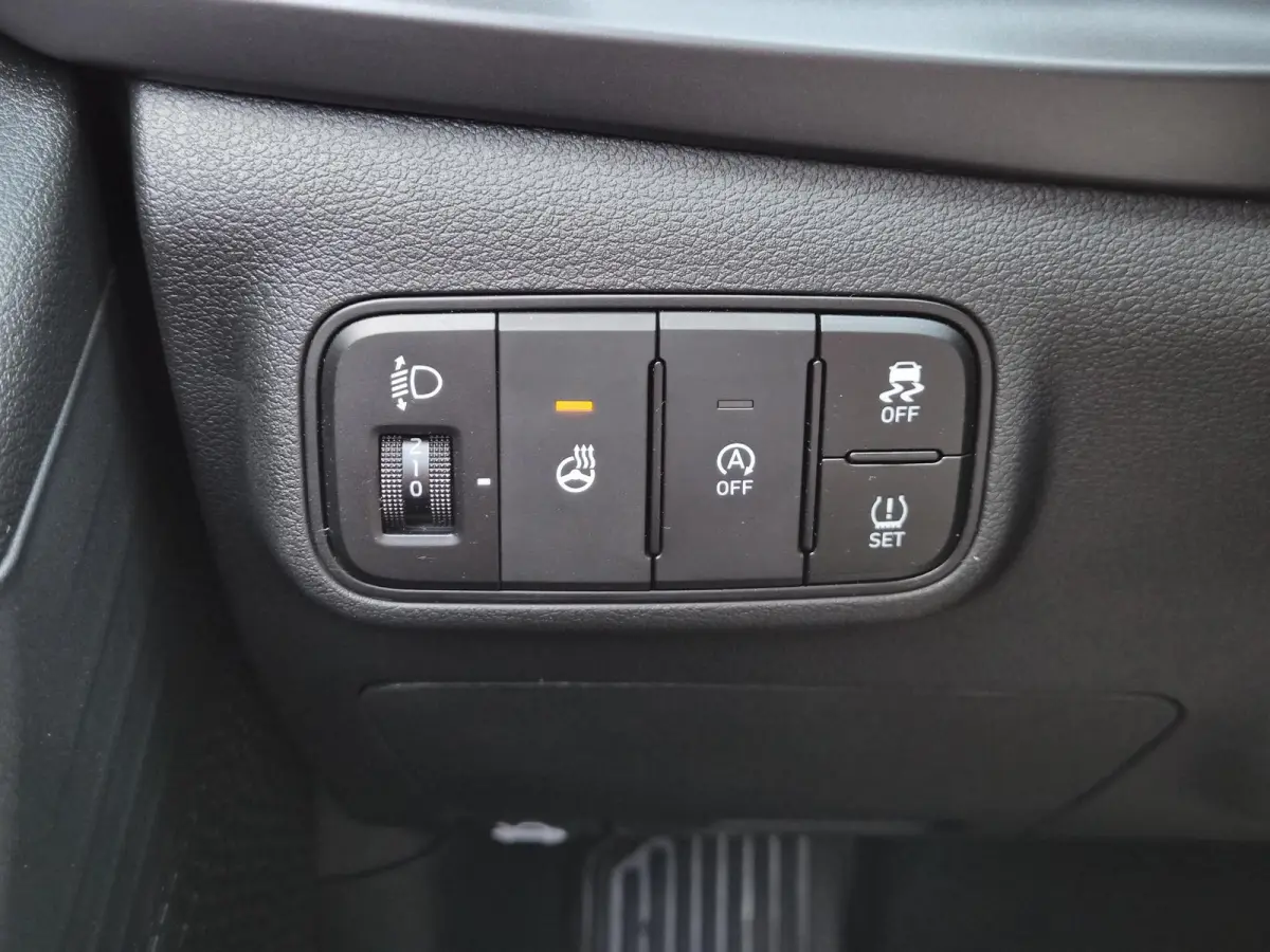 1.0 T-GDI Comfort / Fabrieksgarantie tot 03-2029 / Dealer onderhouden / Apple Carplay Android Auto / Stuur- & Stoelverwarming / Cruise control / Achteruitrijcamera / Trekgewicht 1110 kg /
