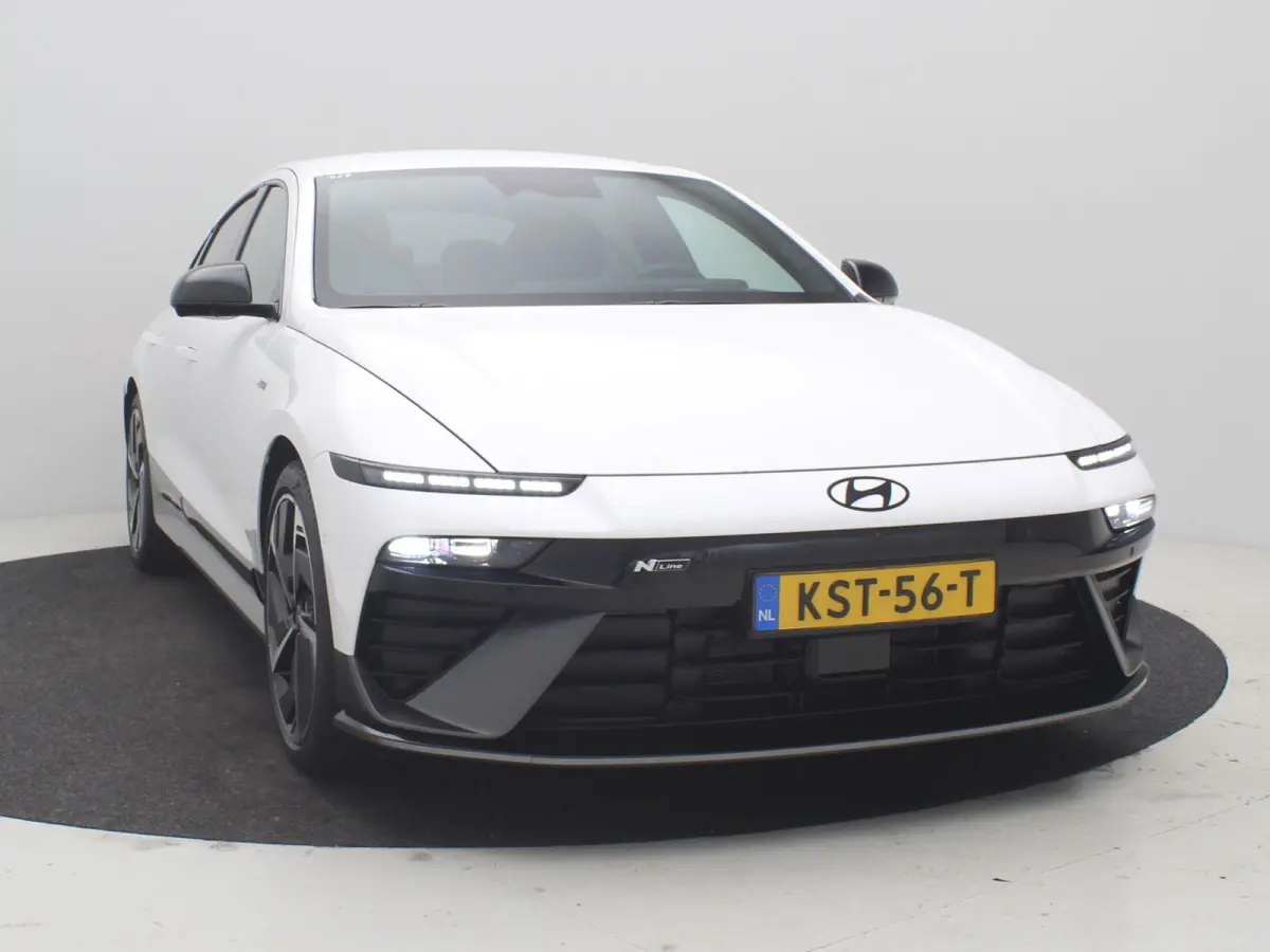 N-Line AWD 84 kWh Nieuw model/ HUD Display / 20" LMV / Warmtepomp / WLTP 578 km / 3-Fase Laden / 360 Camera / AWD / Nieuw model / Direct Leverbaar / Full Option / | Achterstoelen verwarmd | 