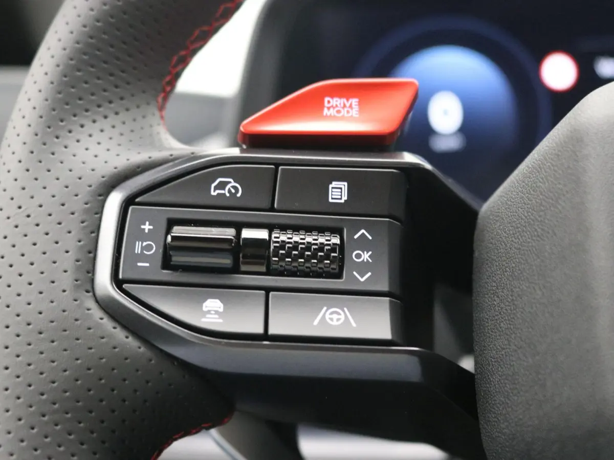 N-Line AWD 84 kWh Nieuw model/ HUD Display / 20" LMV / Warmtepomp / WLTP 578 km / 3-Fase Laden / 360 Camera / AWD / Nieuw model / Direct Leverbaar / Full Option / | Achterstoelen verwarmd | 