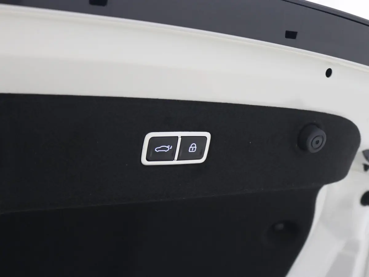 N-Line AWD 84 kWh Nieuw model/ HUD Display / 20" LMV / Warmtepomp / WLTP 578 km / 3-Fase Laden / 360 Camera / AWD / Nieuw model / Direct Leverbaar / Full Option / | Achterstoelen verwarmd | 