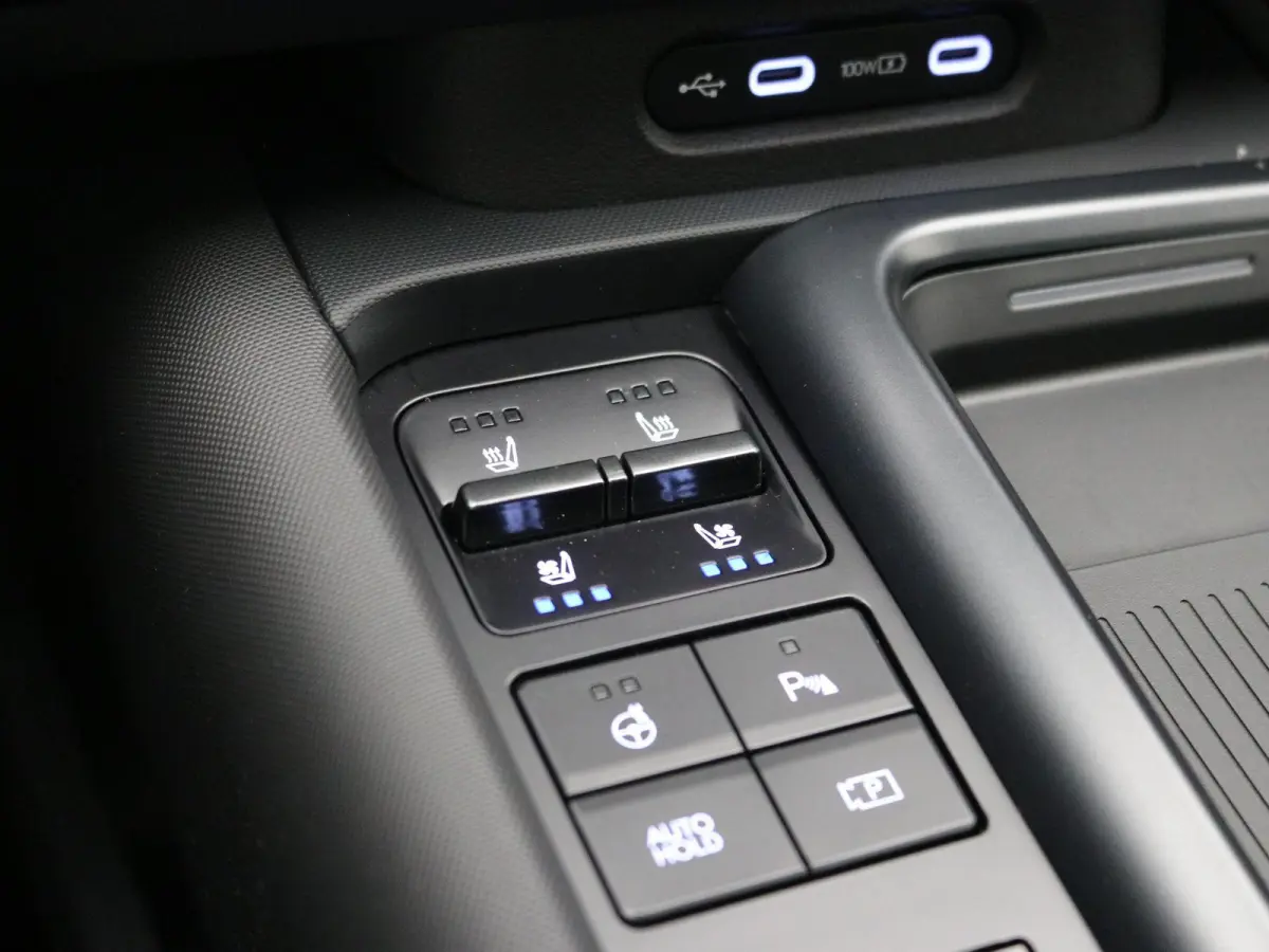 N-Line AWD 84 kWh Nieuw model/ HUD Display / 20" LMV / Warmtepomp / WLTP 578 km / 3-Fase Laden / 360 Camera / AWD / Nieuw model / Direct Leverbaar / Full Option / | Achterstoelen verwarmd | 