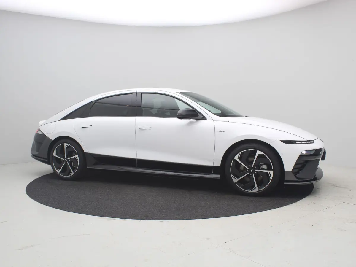 N-Line AWD 84 kWh Nieuw model/ HUD Display / 20" LMV / Warmtepomp / WLTP 578 km / 3-Fase Laden / 360 Camera / AWD / Nieuw model / Direct Leverbaar / Full Option / | Achterstoelen verwarmd | 