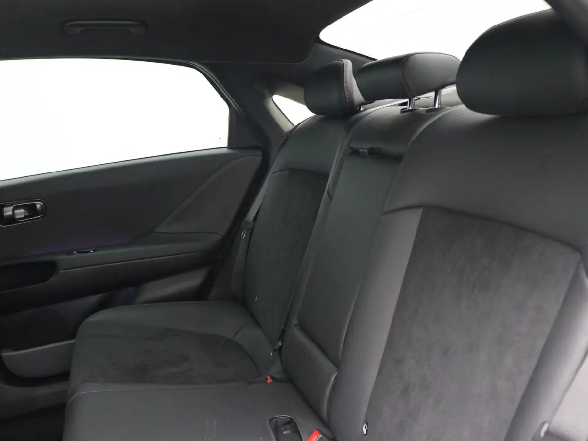 N-Line AWD 84 kWh Nieuw model/ HUD Display / 20" LMV / Warmtepomp / WLTP 578 km / 3-Fase Laden / 360 Camera / AWD / Nieuw model / Direct Leverbaar / Full Option / | Achterstoelen verwarmd | 