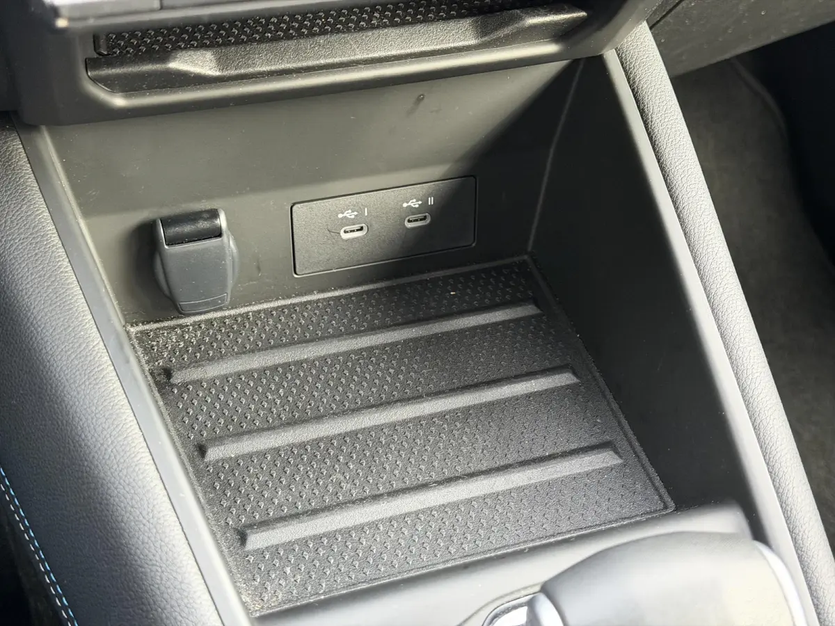 1.3 mild hybrid 160 esprit Alpine / Trekgewicht 1200 KG / Dealer Onderhouden / Harman Kardon / Two Tone / Adaptieve Cruise Control / Navigatie / Stoel & Stuurwiel Verwarming / Elektrische St