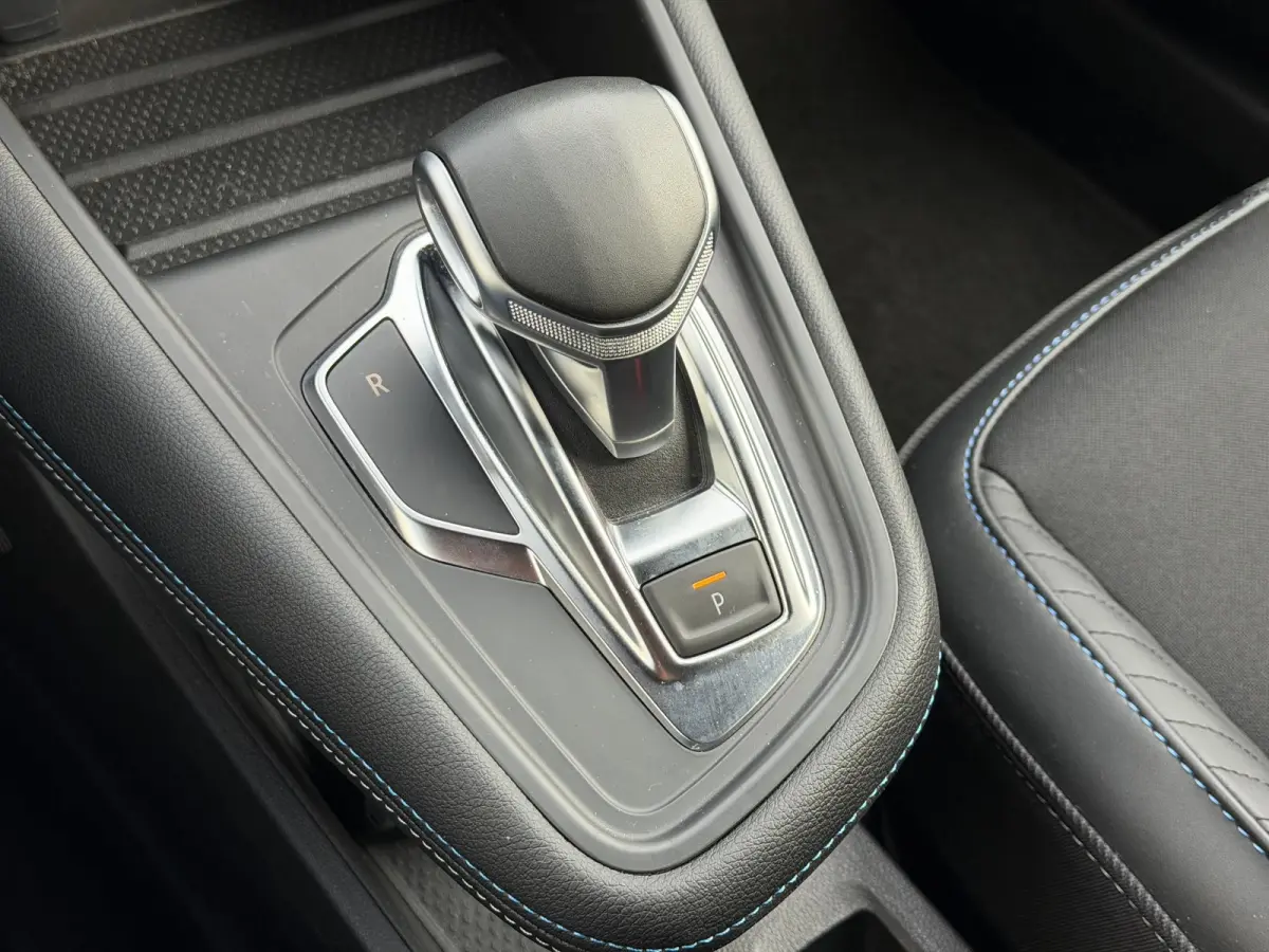 1.3 mild hybrid 160 esprit Alpine / Trekgewicht 1200 KG / Dealer Onderhouden / Harman Kardon / Two Tone / Adaptieve Cruise Control / Navigatie / Stoel & Stuurwiel Verwarming / Elektrische St
