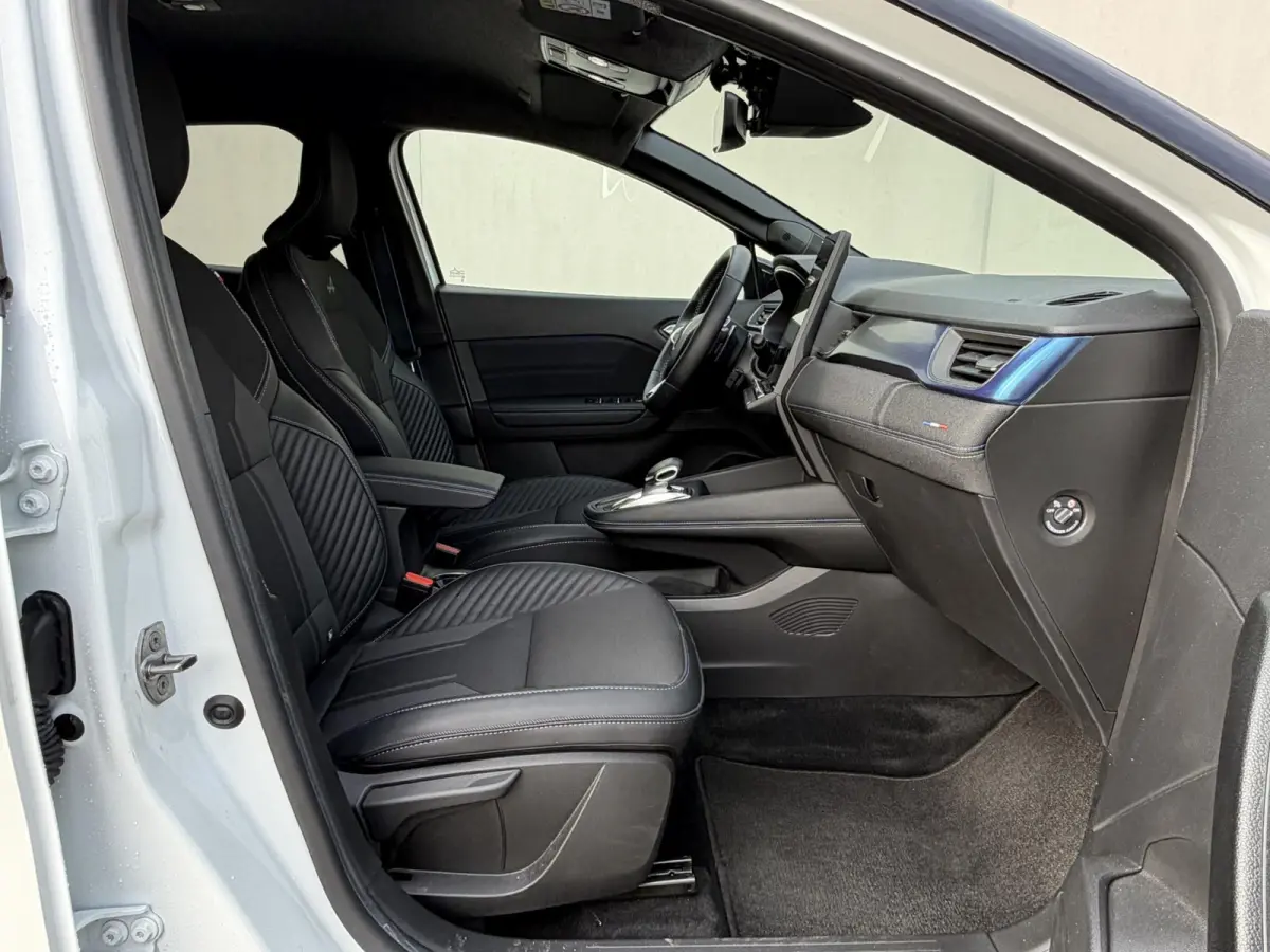 1.3 mild hybrid 160 esprit Alpine / Trekgewicht 1200 KG / Dealer Onderhouden / Harman Kardon / Two Tone / Adaptieve Cruise Control / Navigatie / Stoel & Stuurwiel Verwarming / Elektrische St