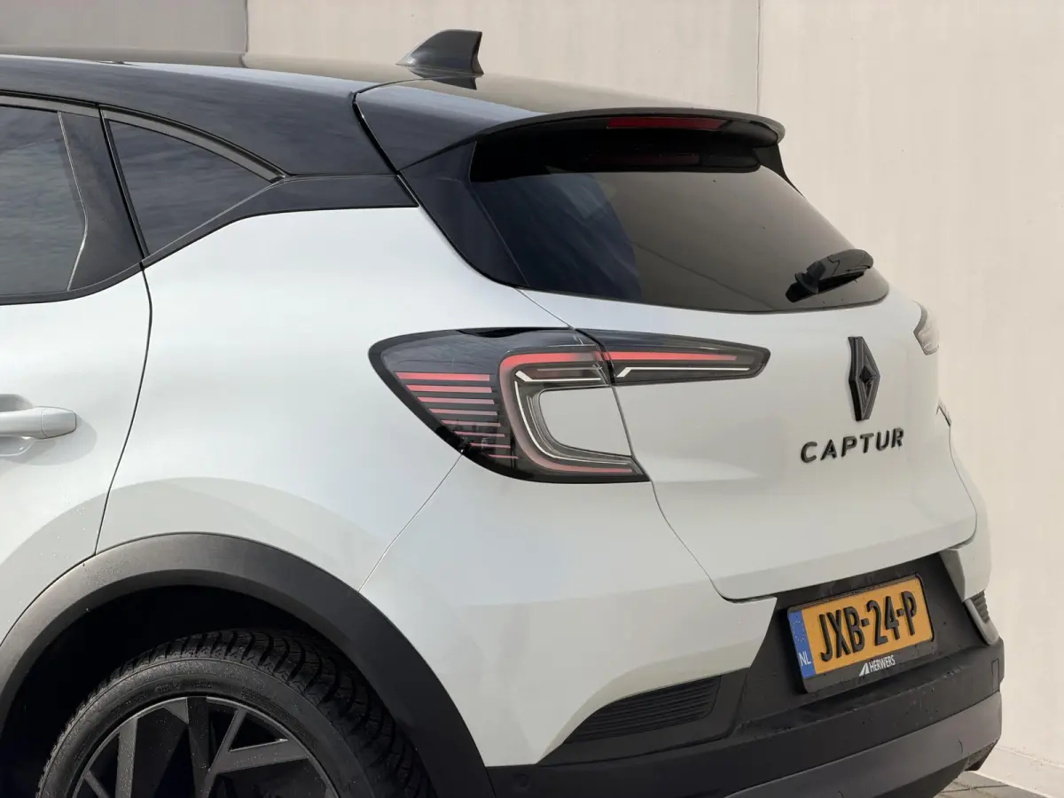 1.3 mild hybrid 160 esprit Alpine / Trekgewicht 1200 KG / Dealer Onderhouden / Harman Kardon / Two Tone / Adaptieve Cruise Control / Navigatie / Stoel & Stuurwiel Verwarming / Elektrische St
