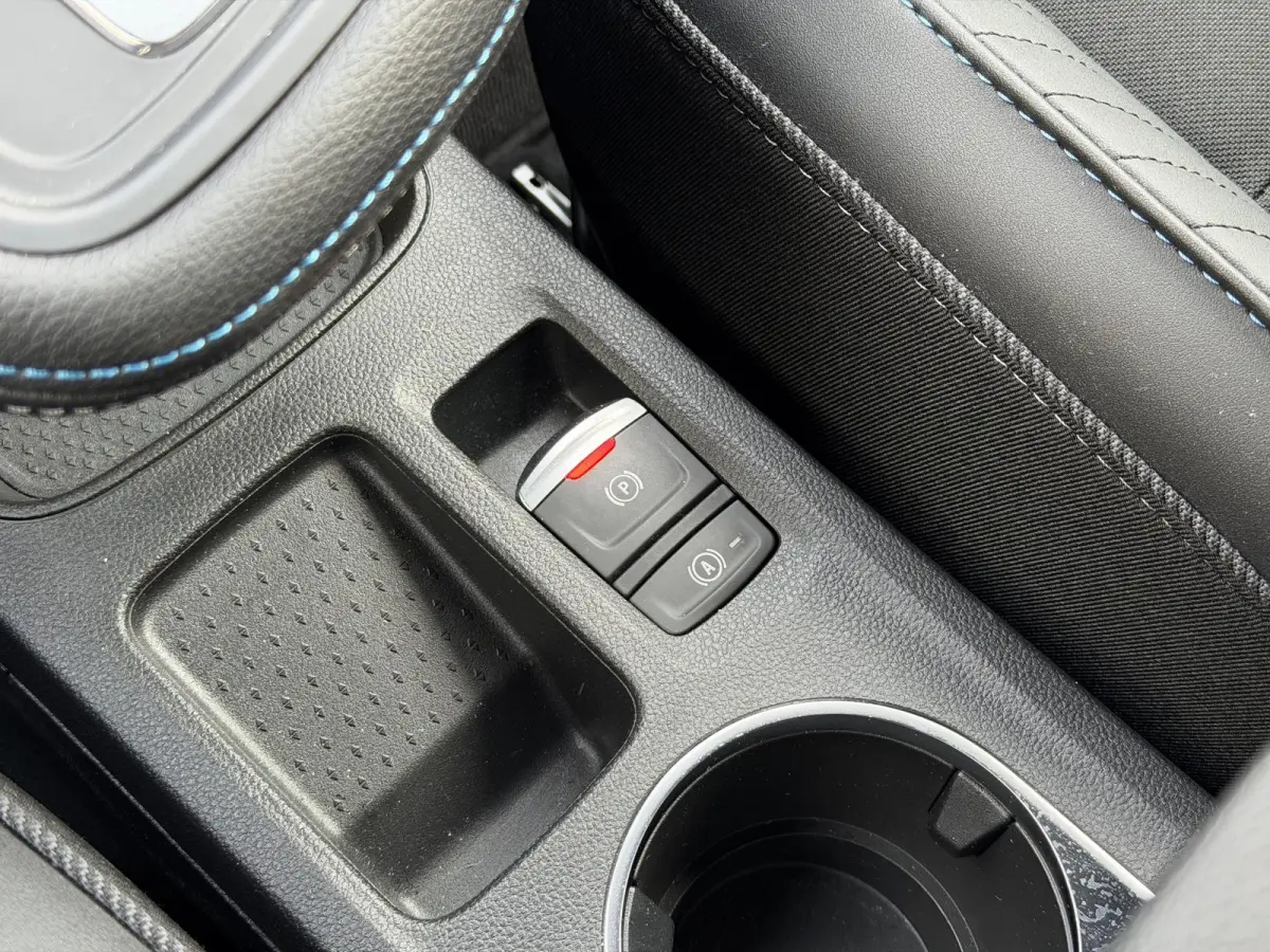 1.3 mild hybrid 160 esprit Alpine / Trekgewicht 1200 KG / Dealer Onderhouden / Harman Kardon / Two Tone / Adaptieve Cruise Control / Navigatie / Stoel & Stuurwiel Verwarming / Elektrische St