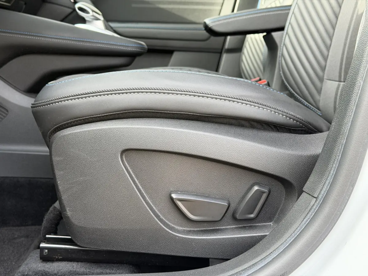 1.3 mild hybrid 160 esprit Alpine / Trekgewicht 1200 KG / Dealer Onderhouden / Harman Kardon / Two Tone / Adaptieve Cruise Control / Navigatie / Stoel & Stuurwiel Verwarming / Elektrische St