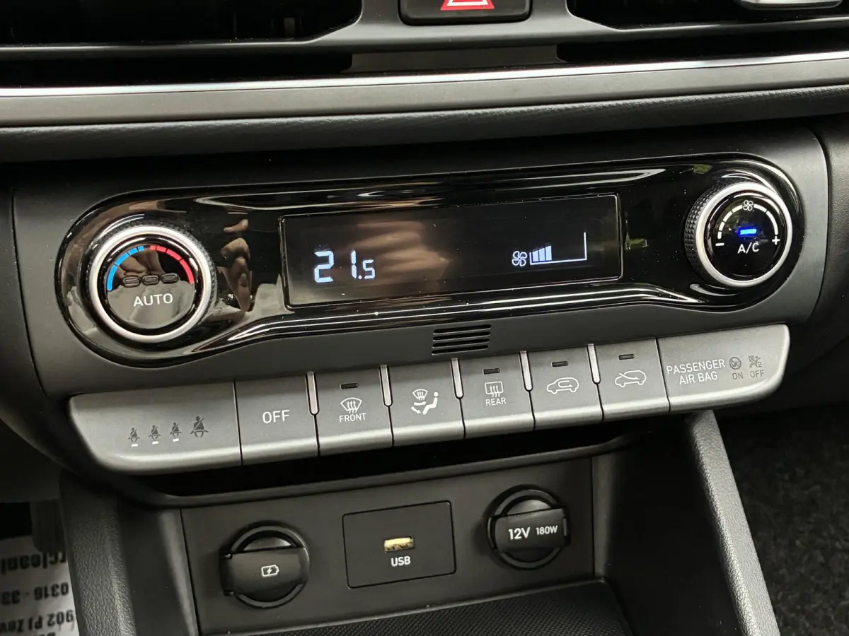 1.0 T-GDI Comfort / Navigatie d.m.v. Apple carplay/Android auto / Achteruitrijcamera / Cruise control / Bluetooth / Stoel-/Stuurverwarming / | Achteruitrijcamera | Apple Carplay/Android Auto