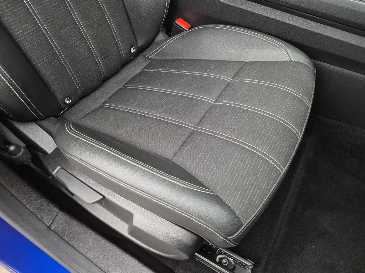 1.2 E-Tech full hybrid 200 techno / Panoramadak / Fabrieksgarantie tot 04-2028 / Trekgewicht 1500 kg / Pack Look / Rondomzicht camera / Apple Carplay Android Auto / Adaptief cruise control /