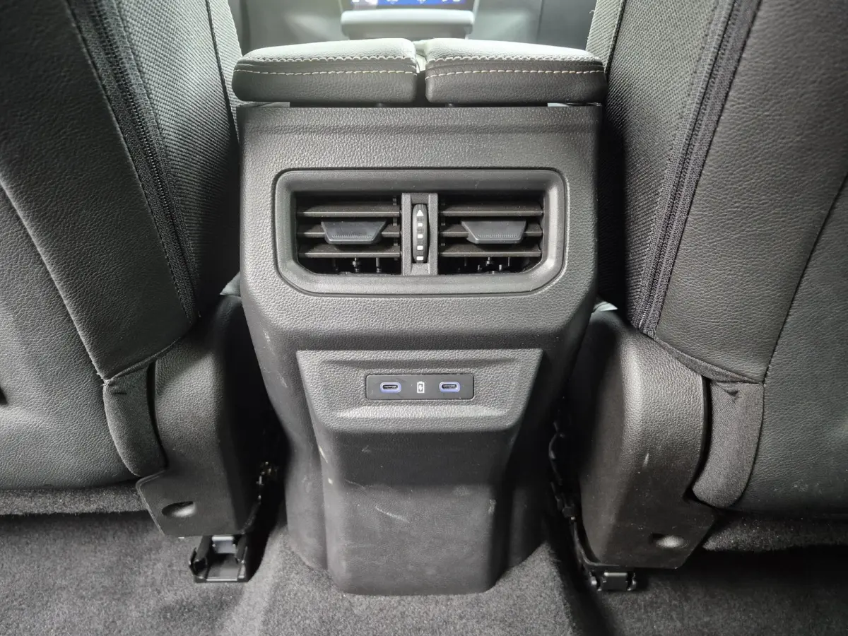 1.2 E-Tech full hybrid 200 techno / Panoramadak / Fabrieksgarantie tot 04-2028 / Trekgewicht 1500 kg / Pack Look / Rondomzicht camera / Apple Carplay Android Auto / Adaptief cruise control /