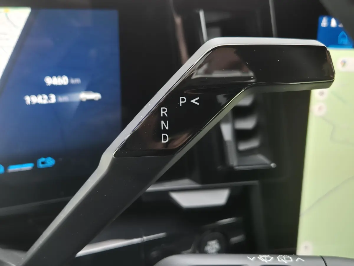 1.2 E-Tech full hybrid 200 techno / Panoramadak / Fabrieksgarantie tot 04-2028 / Trekgewicht 1500 kg / Pack Look / Rondomzicht camera / Apple Carplay Android Auto / Adaptief cruise control /