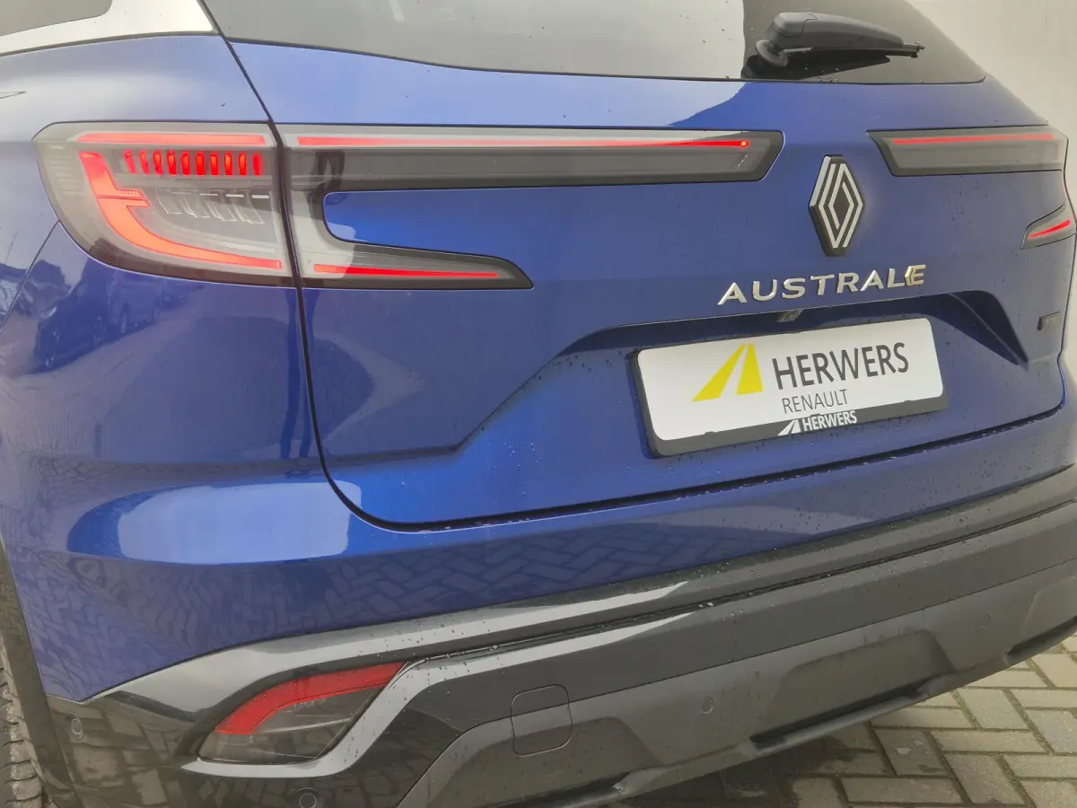 1.2 E-Tech full hybrid 200 techno / Panoramadak / Fabrieksgarantie tot 04-2028 / Trekgewicht 1500 kg / Pack Look / Rondomzicht camera / Apple Carplay Android Auto / Adaptief cruise control /