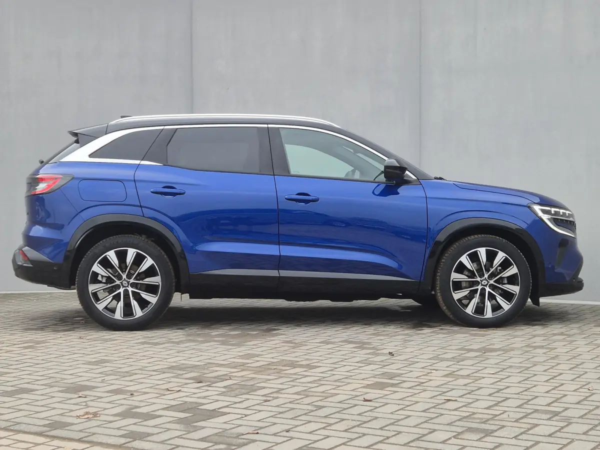 1.2 E-Tech full hybrid 200 techno / Panoramadak / Fabrieksgarantie tot 04-2028 / Trekgewicht 1500 kg / Pack Look / Rondomzicht camera / Apple Carplay Android Auto / Adaptief cruise control /