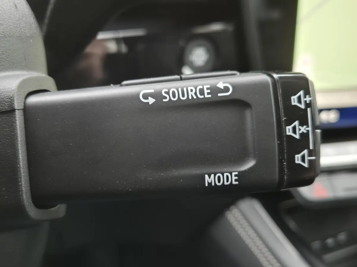 1.2 E-Tech full hybrid 200 techno / Panoramadak / Fabrieksgarantie tot 04-2028 / Trekgewicht 1500 kg / Pack Look / Rondomzicht camera / Apple Carplay Android Auto / Adaptief cruise control /