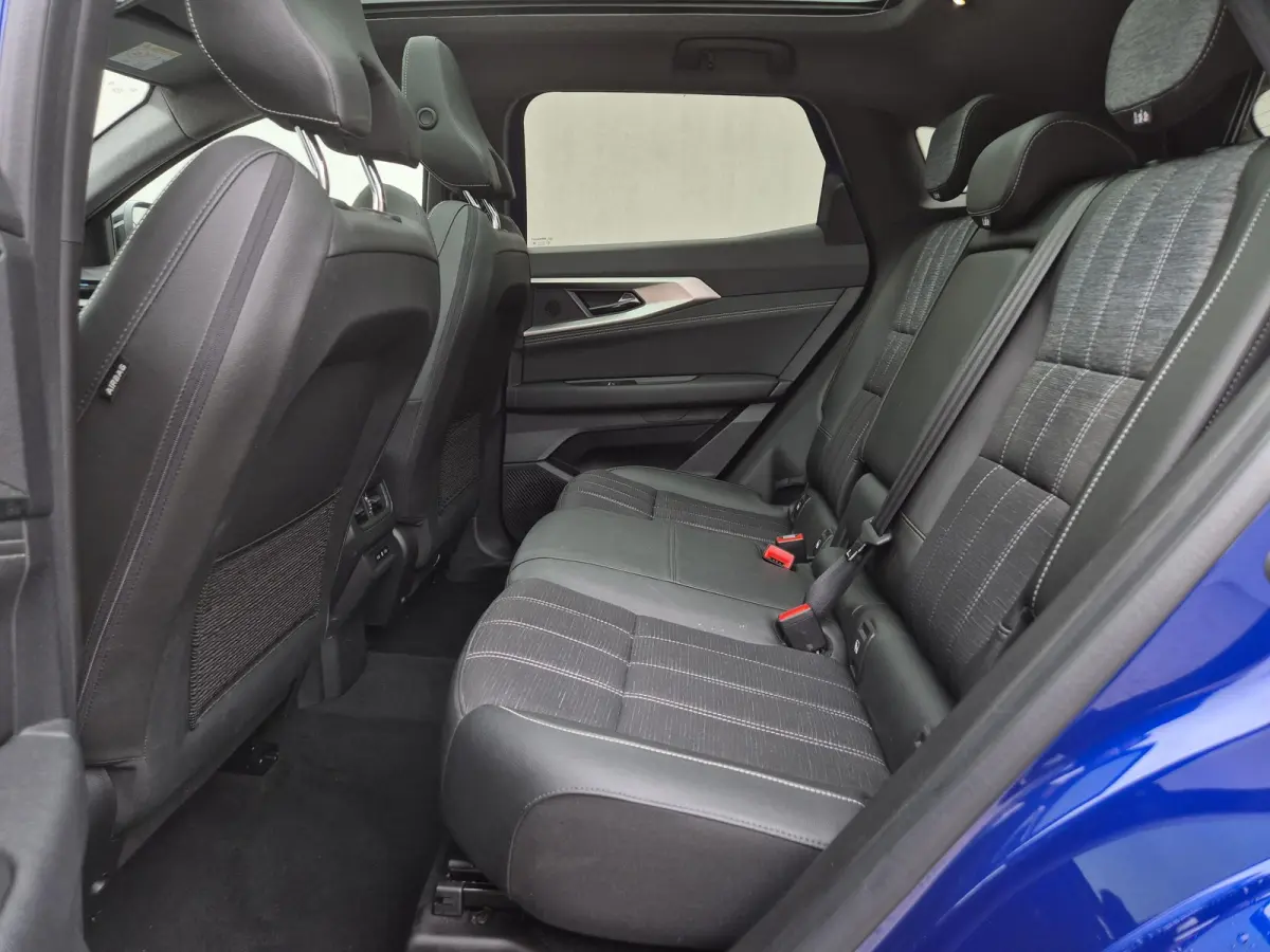1.2 E-Tech full hybrid 200 techno / Panoramadak / Fabrieksgarantie tot 04-2028 / Trekgewicht 1500 kg / Pack Look / Rondomzicht camera / Apple Carplay Android Auto / Adaptief cruise control /