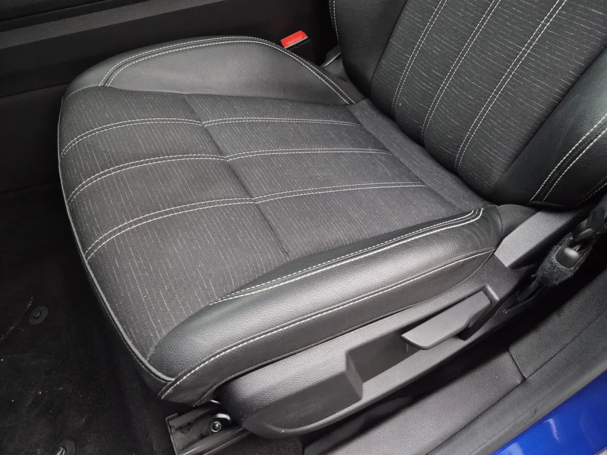 1.2 E-Tech full hybrid 200 techno / Panoramadak / Fabrieksgarantie tot 04-2028 / Trekgewicht 1500 kg / Pack Look / Rondomzicht camera / Apple Carplay Android Auto / Adaptief cruise control /