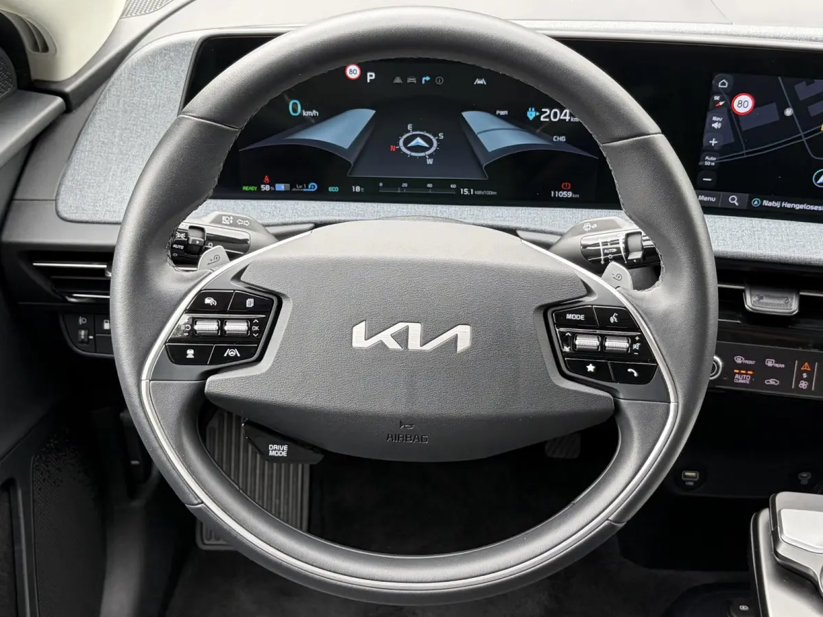Edition 77.4 kWh / SOH 100% / Fabrieksgarantie tot 05-2032 / 1.600 kg trekgewicht / Android Auto & Apple Carplay / Navigatie / Cruise Control Adaptief / Climate Control / DAB / Draadloze Tel