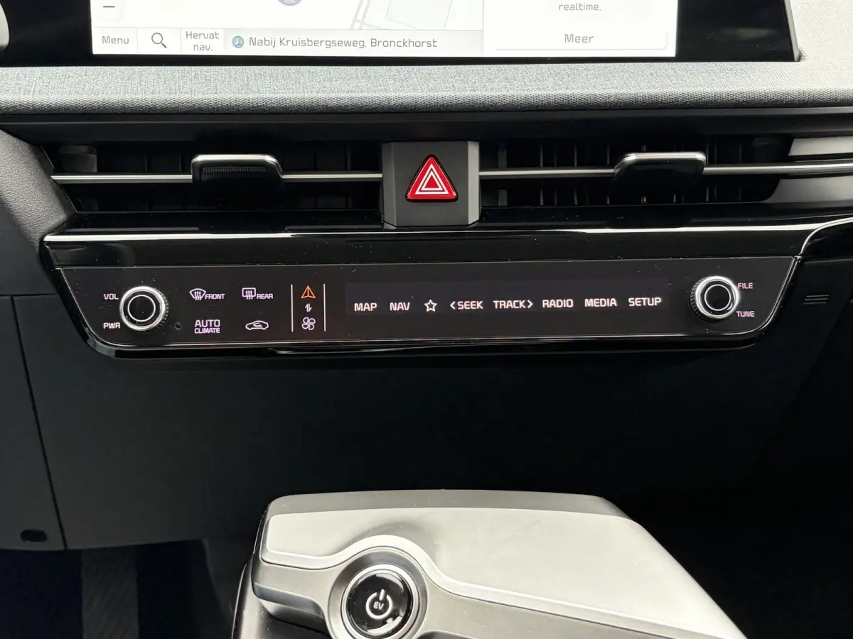Edition 77.4 kWh / SOH 100% / Fabrieksgarantie tot 05-2032 / 1.600 kg trekgewicht / Android Auto & Apple Carplay / Navigatie / Cruise Control Adaptief / Climate Control / DAB / Draadloze Tel