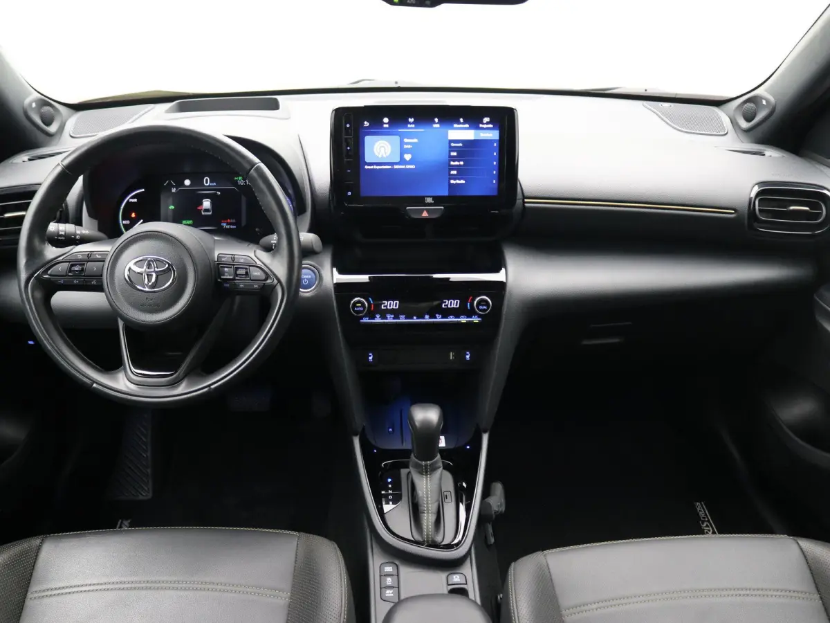 1.5 Hybrid Launch Edition/ Adaptieve CC / Achteruit Rij Camera / Stoel Stuur en Vooruitverwarming / Apple Carplay / JBL Sound / Dealeronderhouden / | Achteruitrij assistent | Achteruitrijcam