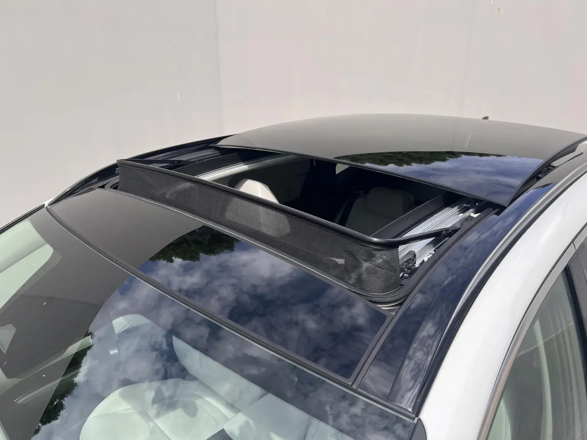 1.6 T-GDI PHEV Premium Sky 4WD / Accu SoH 100 % / Panorama schuifdak / Wit leder / HUD / Camera / Elektr. stoelen & klep / Stoelventilatie / Stuur-, stoel- en achterbankverwarming /19" LM wi