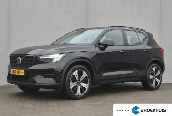 1.5 T5 Plus Dark / All season banden / Harman/Kardon Audio Systeem / Park Assist Pack & Seat Pack / Trekgewicht 1.800 kg / Stuur- & Stoelverwarming / Navigatie d.m.v. Apple Carplay/Android a