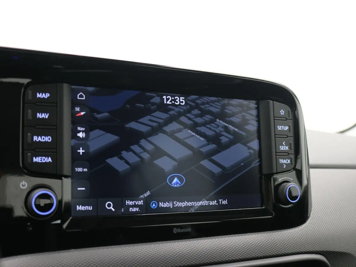 1.0 Comfort Smart 5-zits / Navigatie / Cruise Control / LMV / 5-Persoons / Airco / Stoelverwarming voor / Stuurwiel verwarming / Parkeersensoren achter / Achteruitrijcamera / Apple CarPlay &