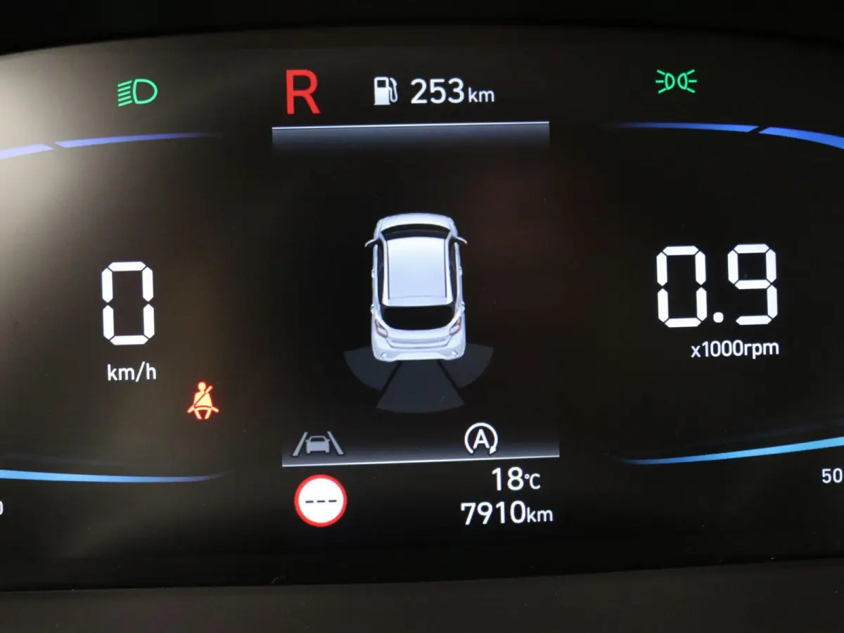 1.0 Comfort Smart 5-zits / Navigatie / Cruise Control / LMV / 5-Persoons / Airco / Stoelverwarming voor / Stuurwiel verwarming / Parkeersensoren achter / Achteruitrijcamera / Apple CarPlay &