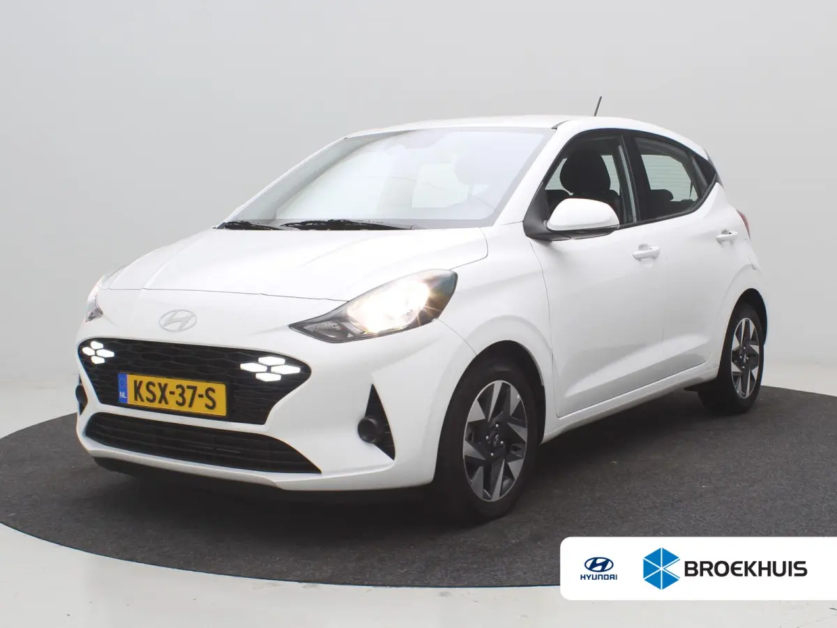 1.0 Comfort Smart 5-zits / Navigatie / Cruise Control / LMV / 5-Persoons / Airco / Stoelverwarming voor / Stuurwiel verwarming / Parkeersensoren achter / Achteruitrijcamera / Apple CarPlay &