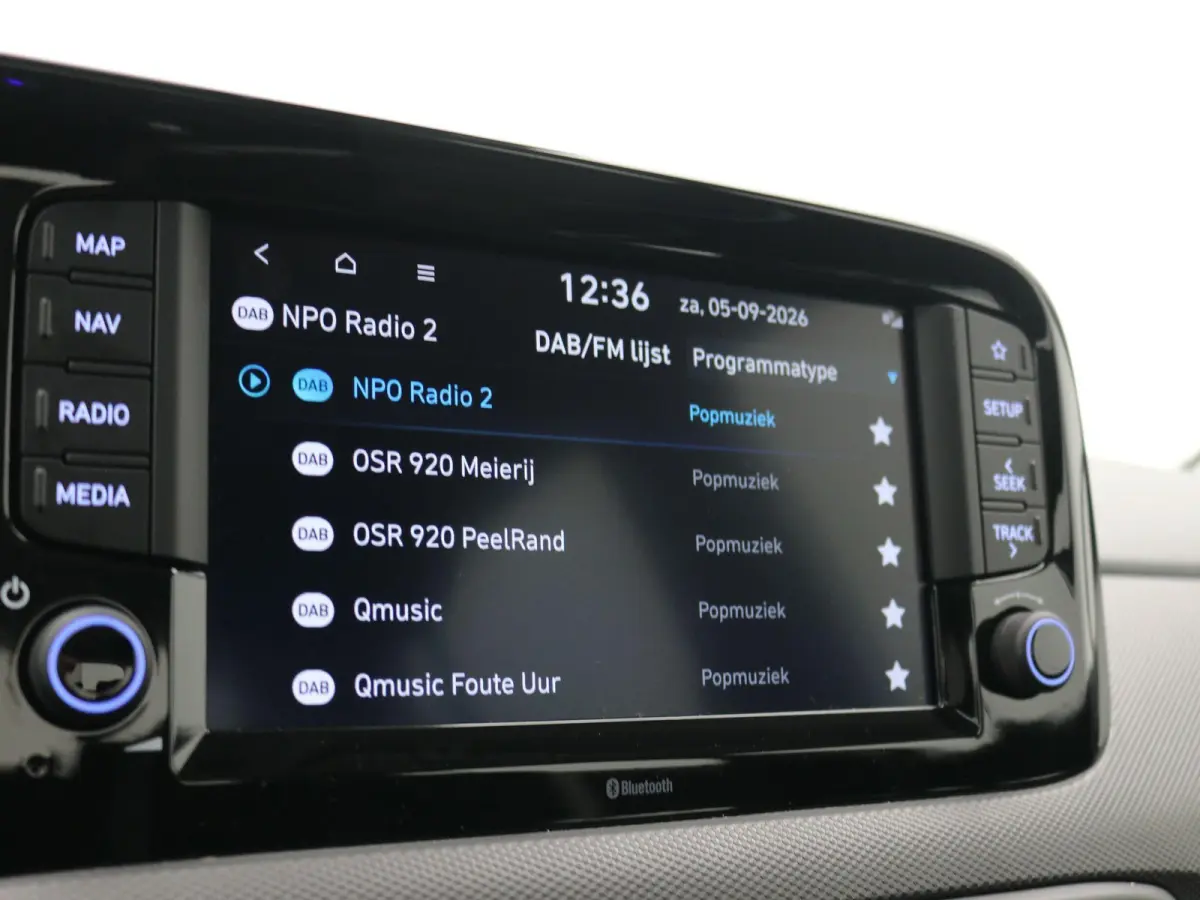 1.0 Comfort Smart 5-zits / Navigatie / Cruise Control / LMV / 5-Persoons / Airco / Stoelverwarming voor / Stuurwiel verwarming / Parkeersensoren achter / Achteruitrijcamera / Apple CarPlay &
