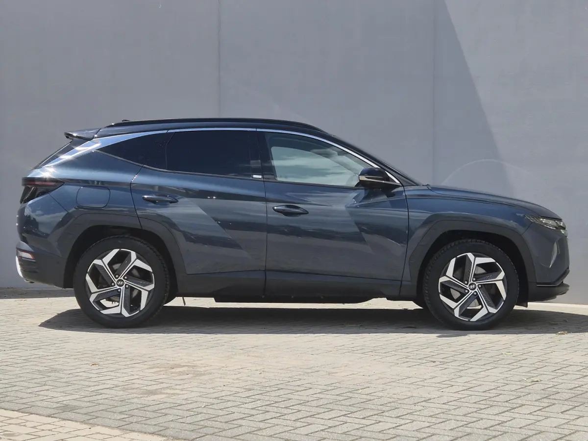 1.6 T-GDI PHEV Premium 4WD / Dealer onderhouden / All season banden / Elektrische achterklep / Stuur- Stoel & Achterbank verwarming / Trekgewicht 1350 kg / Stoelventilatie / Adaptief cruise 