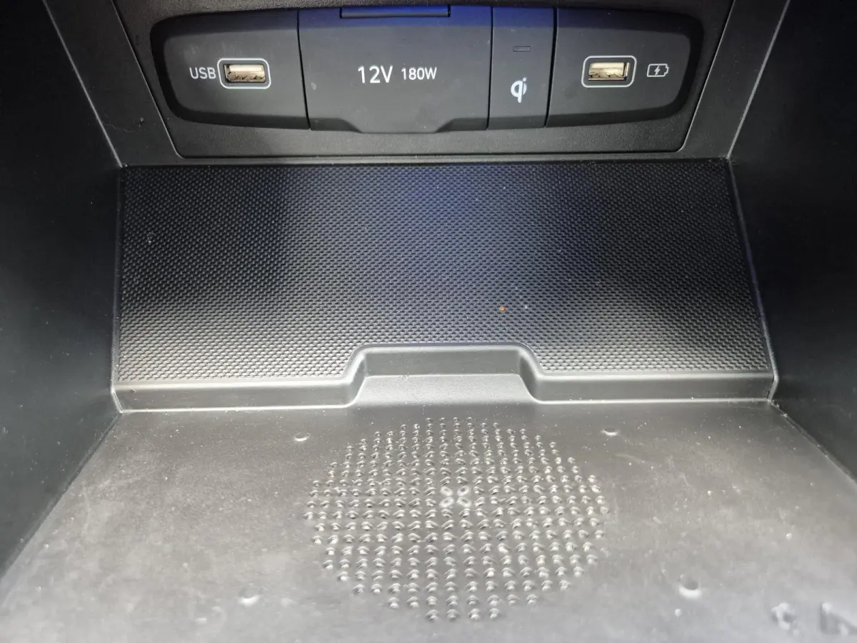 1.6 T-GDI PHEV Premium 4WD / Dealer onderhouden / All season banden / Elektrische achterklep / Stuur- Stoel & Achterbank verwarming / Trekgewicht 1350 kg / Stoelventilatie / Adaptief cruise 