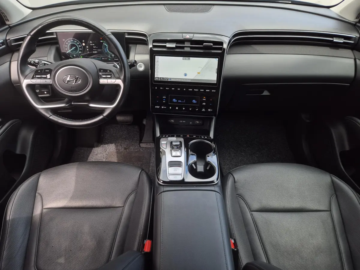 1.6 T-GDI PHEV Premium 4WD / Dealer onderhouden / All season banden / Elektrische achterklep / Stuur- Stoel & Achterbank verwarming / Trekgewicht 1350 kg / Stoelventilatie / Adaptief cruise 