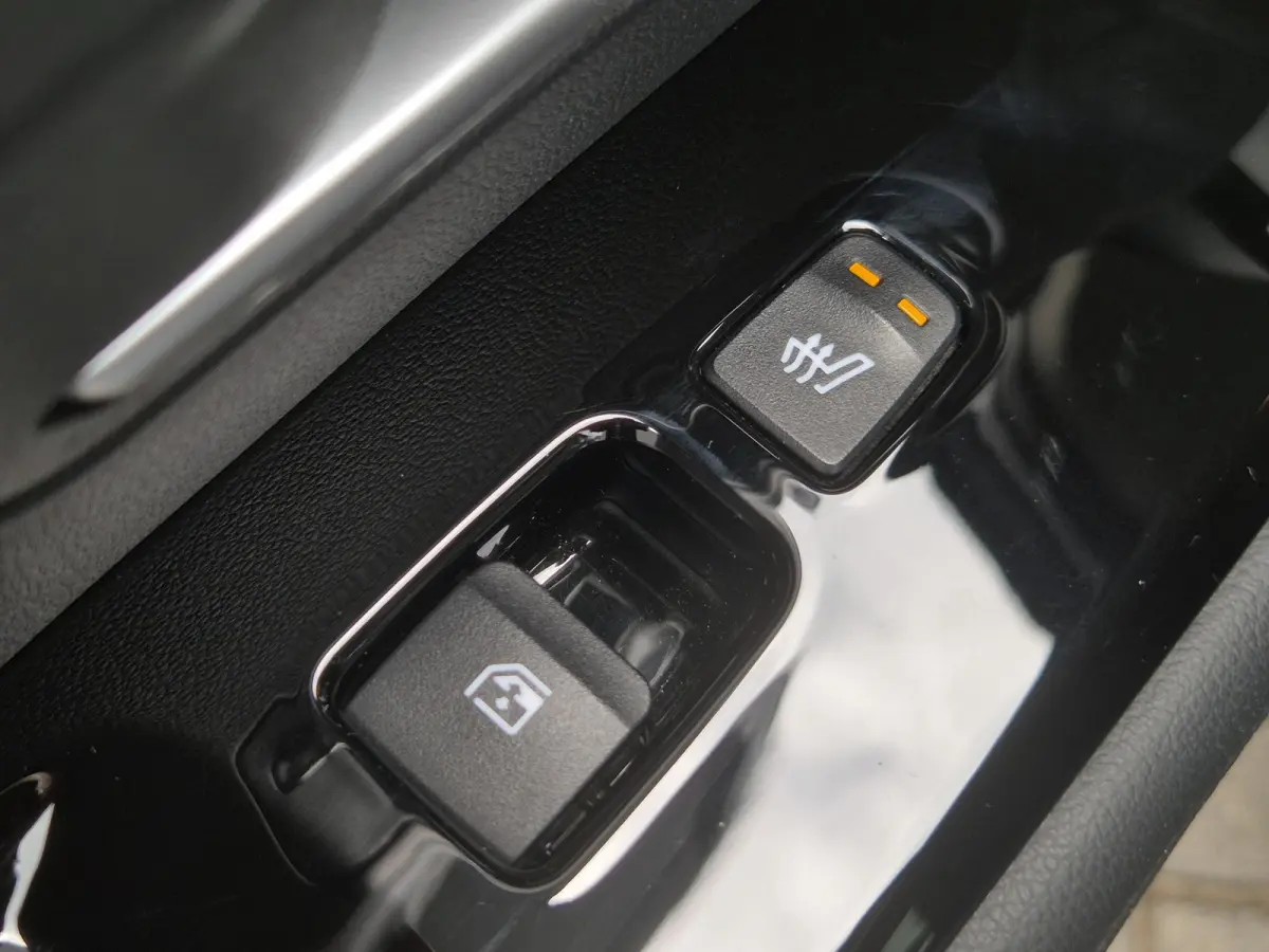 1.6 T-GDI PHEV Premium 4WD / Dealer onderhouden / All season banden / Elektrische achterklep / Stuur- Stoel & Achterbank verwarming / Trekgewicht 1350 kg / Stoelventilatie / Adaptief cruise 