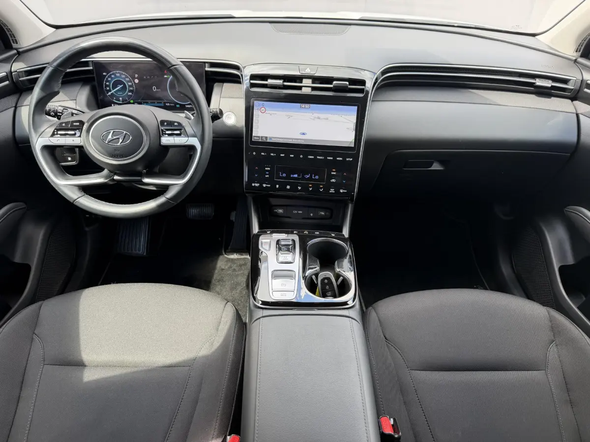 1.6 T-GDI PHEV Comfort Smart 4WD / Fabrieksgarantie tot 1-2028 / Volledig Onderhouden / Navigatie / Camera / PDC / DAB / Dodehoek Detectie / All Season Banden / Stoelverwarming /