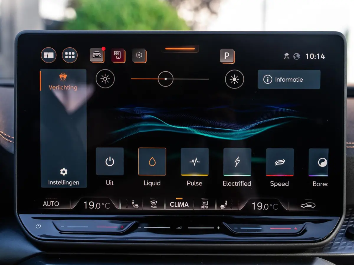 VZ 2.0 TSI 4DRIVE|PANO|ACC|19''|FACELIFT