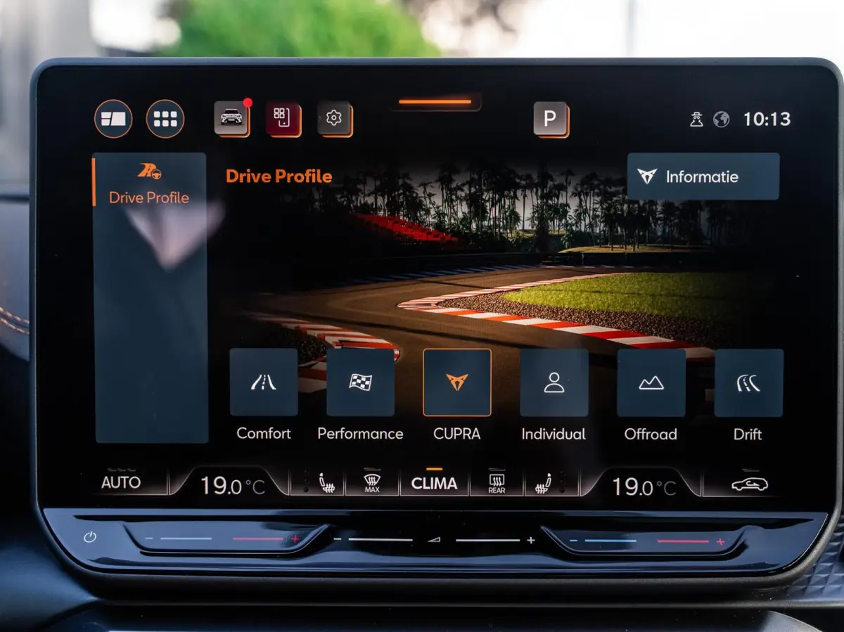 VZ 2.0 TSI 4DRIVE|PANO|ACC|19''|FACELIFT