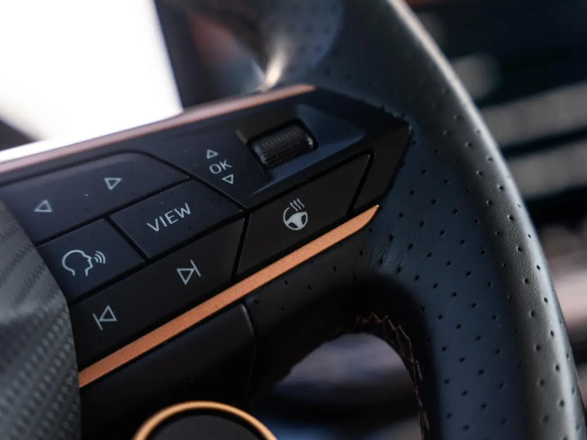 VZ 2.0 TSI 4DRIVE|PANO|ACC|19''|FACELIFT