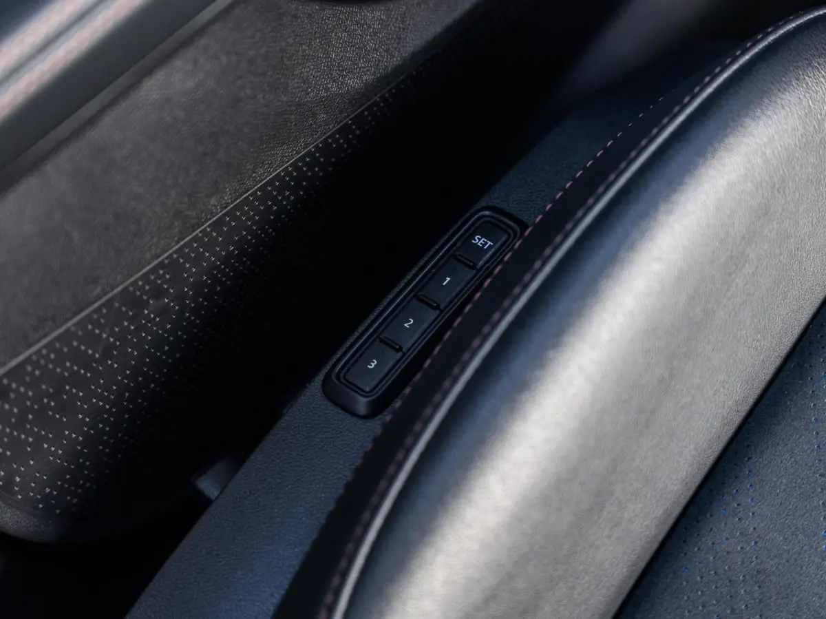 VZ 2.0 TSI 4DRIVE|PANO|ACC|19''|FACELIFT